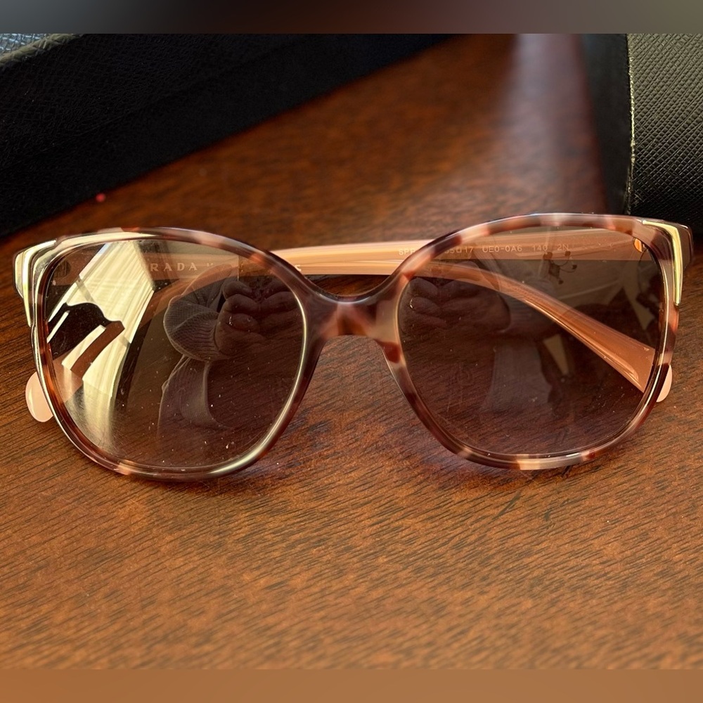 EUC Prada SPR010 square-frame sunglasses - Picture 4 of 8